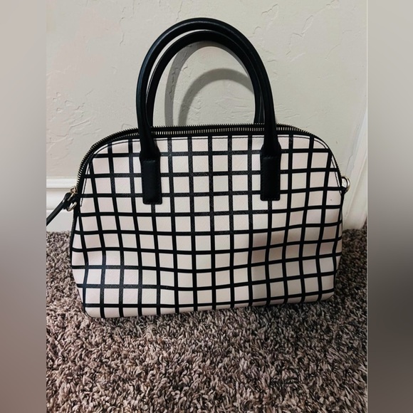♠️🤍Kate Spade Bag🤍♠️ - Picture 3 of 9